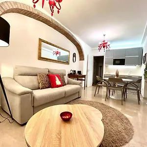 Rosso Suite-free Parking Apartment